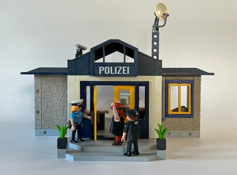 Playmobil Polizeirevier mit Gefängnis - 1