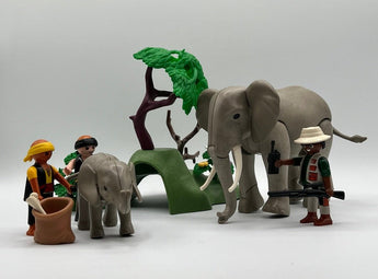 Playmobil Elefanten mit Ranger und Wilderern - 1
