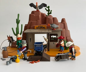Playmobil McLaren's Goldmine-1