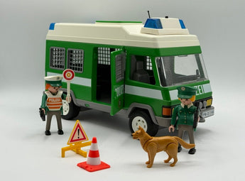 Playmobil Polizei Mannschaftswagen Grün - 1